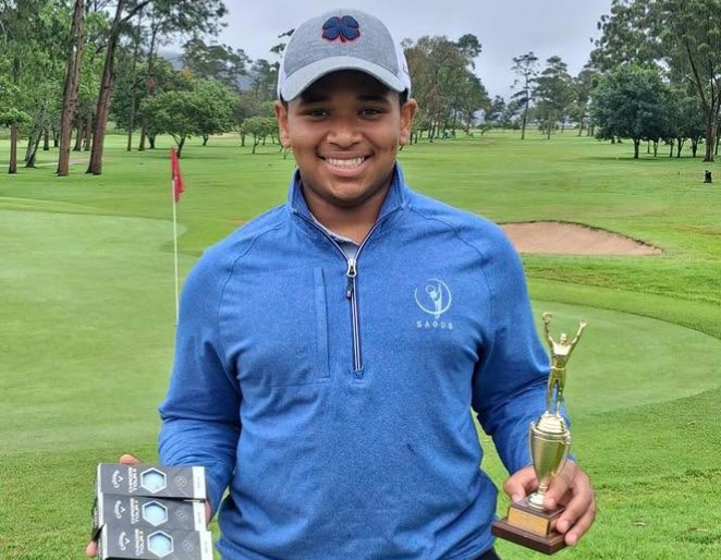 Congratulations to Theo Lukas on securing back-to-back victories in the Plate Division Matchplay Championship! 👏🔥 An outstanding achievement and a fantastic display of golf! Well done, Theo! A big thank you to Knysna Golf Club and its members for welcoming our juniors and allowing them to enjoy your wonderful course.